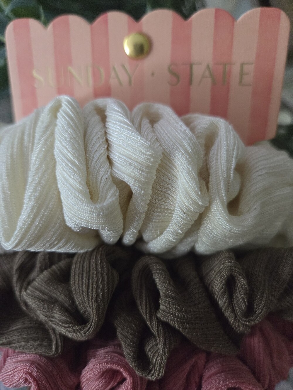 Sunday State Everyday Ribbed Scrunchie Set - Picture 3 of 3